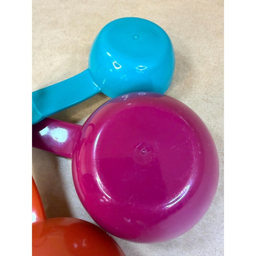 KitchenAid 4-Piece Universal Measuring Cup Set | Retro, 80s, Funky, Colorful - Picture 3 of 11